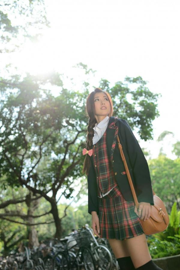    台湾正妹廖挺伶Kila晶晶极品学妹主题写真，清纯学院风校园制服户外街拍女神第10张图片