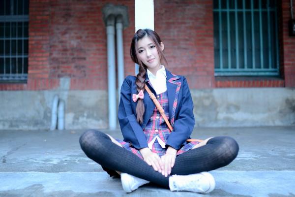    台湾正妹廖挺伶Kila晶晶极品学妹主题写真，清纯学院风校园制服户外街拍女神第14张图片