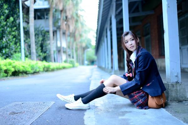    台湾正妹廖挺伶Kila晶晶极品学妹主题写真，清纯学院风校园制服户外街拍女神第15张图片