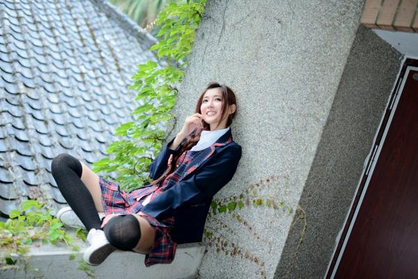    台湾正妹廖挺伶Kila晶晶极品学妹主题写真，清纯学院风校园制服户外街拍女神第24张图片