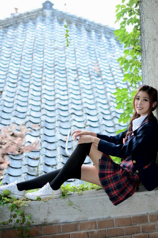    台湾正妹廖挺伶Kila晶晶极品学妹主题写真，清纯学院风校园制服户外街拍女神第25张图片
