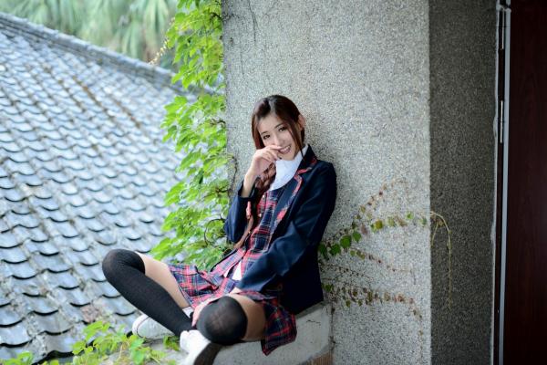    台湾正妹廖挺伶Kila晶晶极品学妹主题写真，清纯学院风校园制服户外街拍女神第34张图片