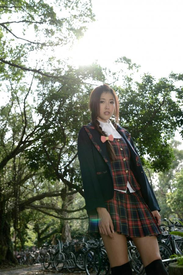    台湾正妹廖挺伶Kila晶晶极品学妹主题写真，清纯学院风校园制服户外街拍女神第35张图片