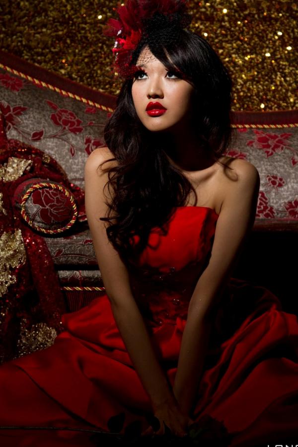    台湾腿模陈玮廷Jill《婚纱之红》写真，红色抹胸礼服名媛风大片，性感红唇御姐范，华丽复古风写真集第16张图片
