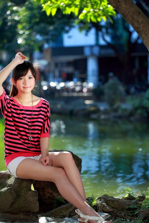   台湾正妹虞成敬清新校园风外拍写真，甜美校服穿搭，尽显治愈气息的邻家萌系美少女合集第41张图片