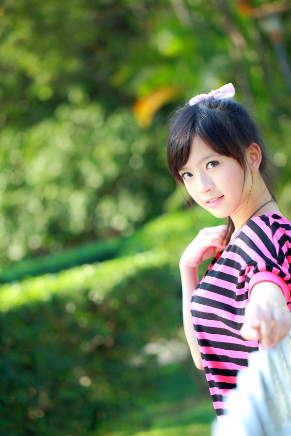    台湾正妹虞成敬清新校园风外拍写真，甜美校服穿搭，尽显治愈气息的邻家萌系美少女合集第44张图片