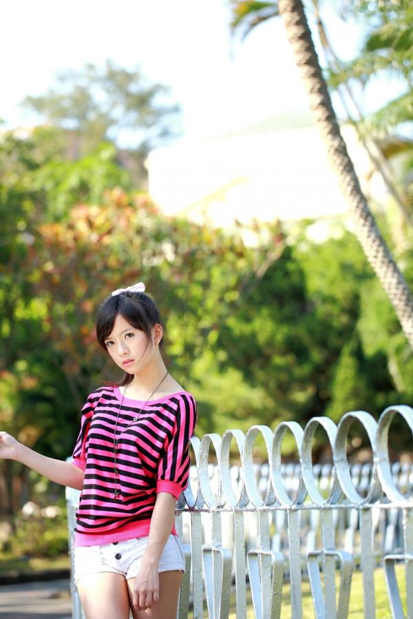    台湾正妹虞成敬清新校园风外拍写真，甜美校服穿搭，尽显治愈气息的邻家萌系美少女合集第45张图片