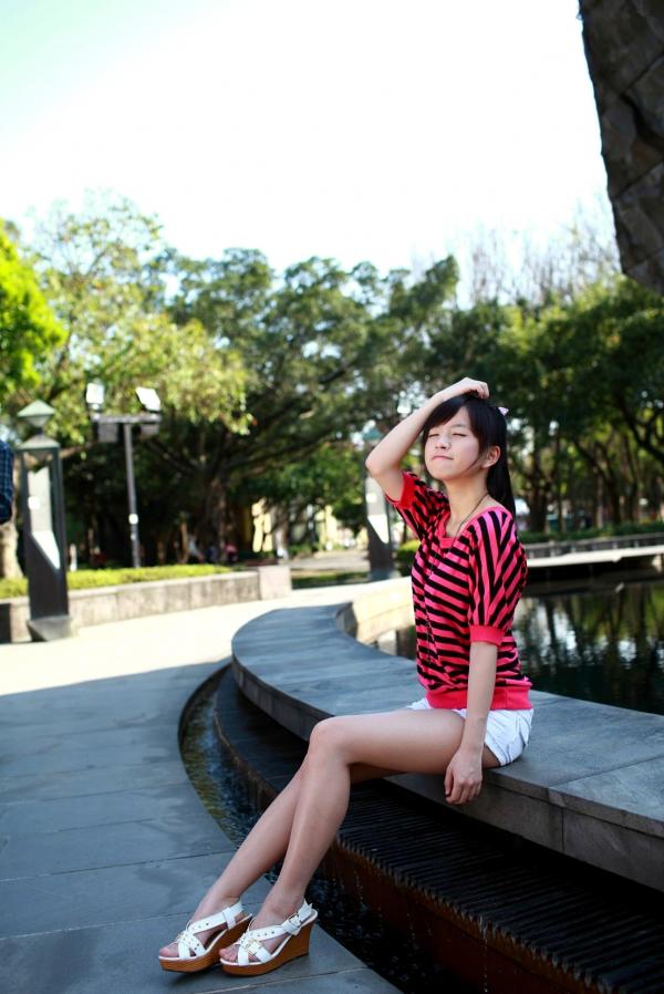    台湾正妹虞成敬清新校园风外拍写真，甜美校服穿搭，尽显治愈气息的邻家萌系美少女合集第52张图片