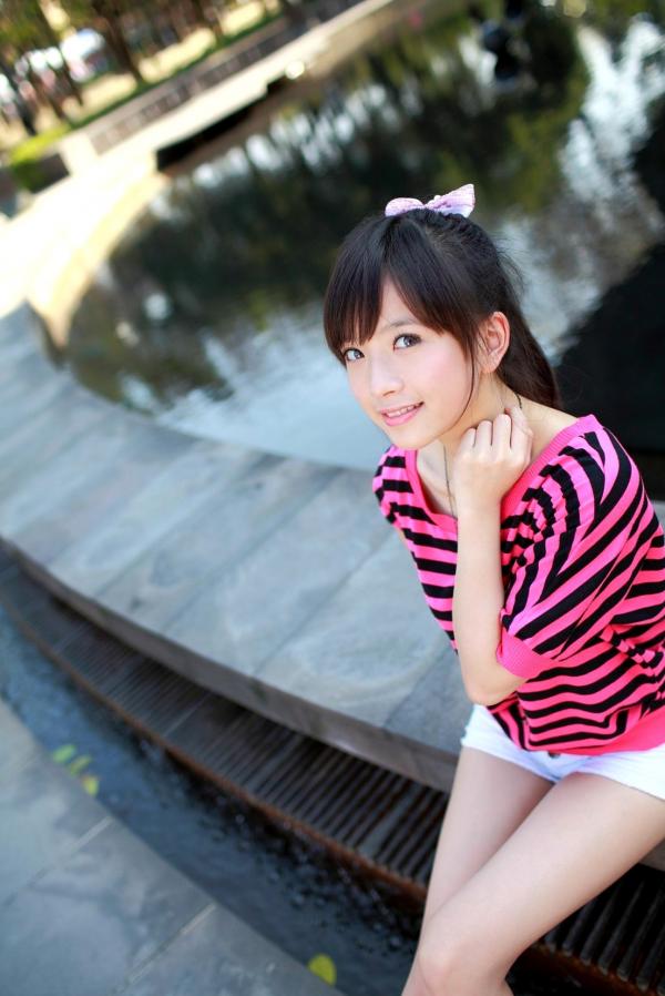    台湾正妹虞成敬清新校园风外拍写真，甜美校服穿搭，尽显治愈气息的邻家萌系美少女合集第53张图片