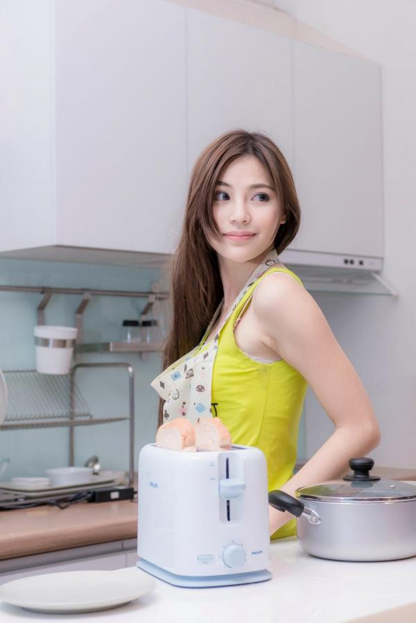    台湾正妹辜莞允、邱慧雯《极品台湾姐妹花》清新家居私房写真集，元气甜美邻家女孩日常摄影第44张图片