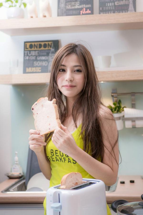    台湾正妹辜莞允、邱慧雯《极品台湾姐妹花》清新家居私房写真集，元气甜美邻家女孩日常摄影第49张图片