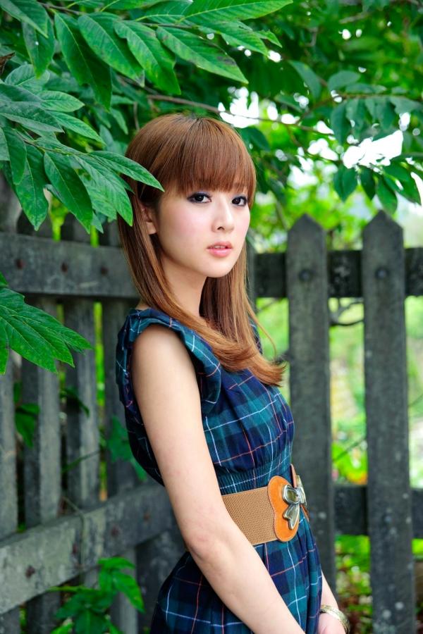    台湾正妹果子、小品、兔兔《天空之城x旧泰安车站》第II部，户外清新铁道风情写真，青春元气少女街拍合集第37张图片