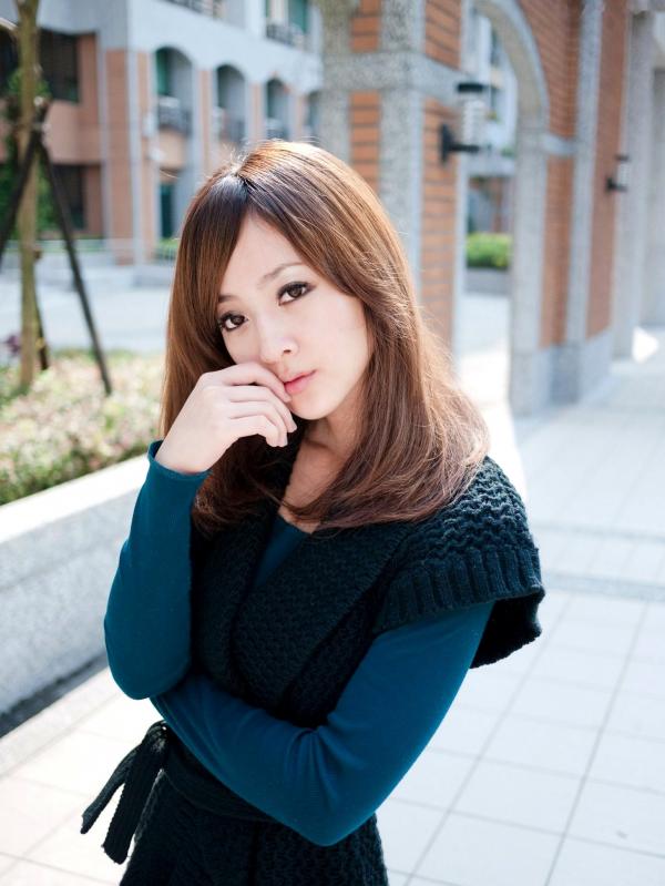    台湾正妹张凯洁（果子MM）水博馆外拍写真集：清新治愈系街拍，演绎甜美可爱少女风第4张图片