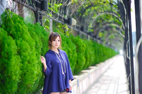    台湾正妹张凯洁（果子MM）水博馆外拍写真集：清新治愈系街拍，演绎甜美可爱少女风第30张图片