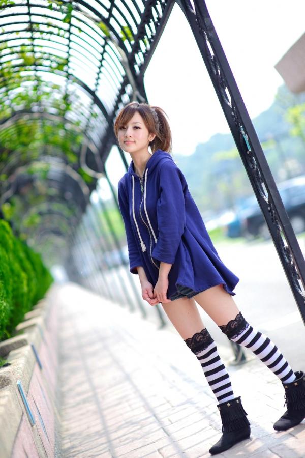   台湾正妹张凯洁（果子MM）水博馆外拍写真集：清新治愈系街拍，演绎甜美可爱少女风第31张图片