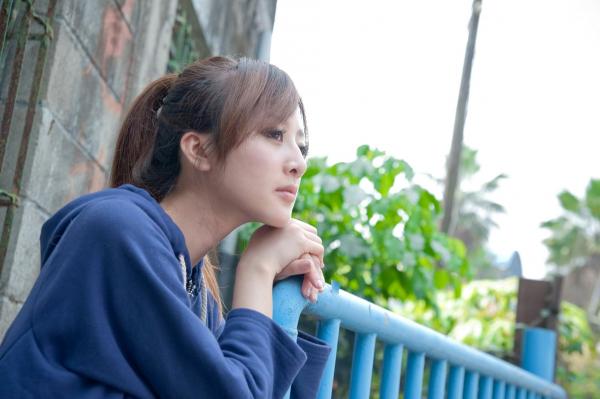    台湾正妹张凯洁（果子MM）水博馆外拍写真集：清新治愈系街拍，演绎甜美可爱少女风第43张图片