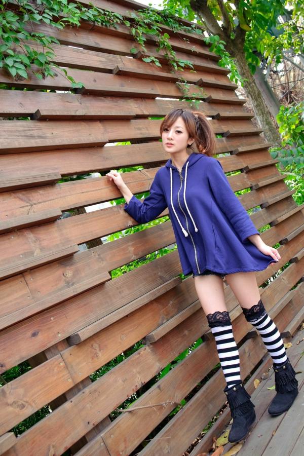    台湾正妹张凯洁（果子MM）水博馆外拍写真集：清新治愈系街拍，演绎甜美可爱少女风第48张图片