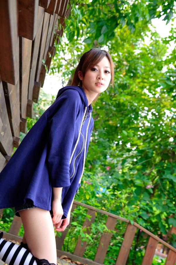    台湾正妹张凯洁（果子MM）水博馆外拍写真集：清新治愈系街拍，演绎甜美可爱少女风第49张图片