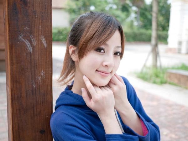    台湾正妹张凯洁（果子MM）水博馆外拍写真集：清新治愈系街拍，演绎甜美可爱少女风第53张图片