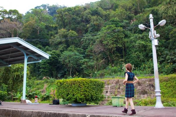    台湾正妹品果兔苗栗天空之城与泰安旧车站户外写真，文艺复古街拍，清新灵动气质女神个人摄影集第37张图片