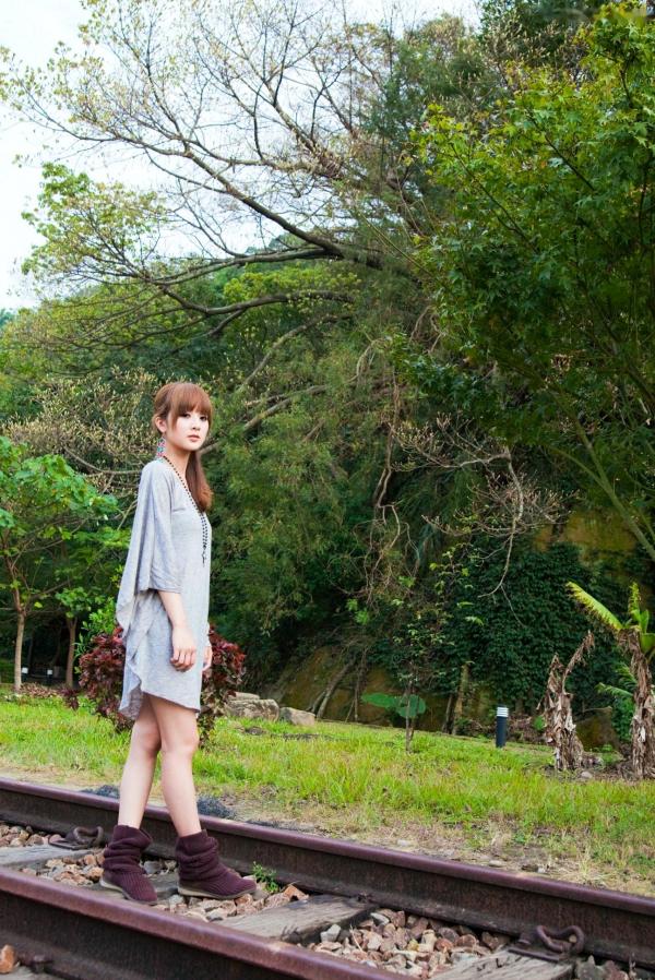    台湾正妹品果兔苗栗天空之城与泰安旧车站户外写真，文艺复古街拍，清新灵动气质女神个人摄影集第46张图片