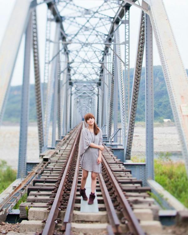    台湾正妹品果兔苗栗天空之城与泰安旧车站户外写真，文艺复古街拍，清新灵动气质女神个人摄影集第64张图片