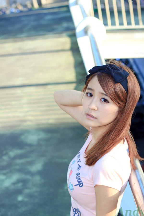    台湾正妹郭燕陵圈圈《校园时光》清新户外写真，邻家甜美气质少女，治愈系纯美校园风美图分享第5张图片