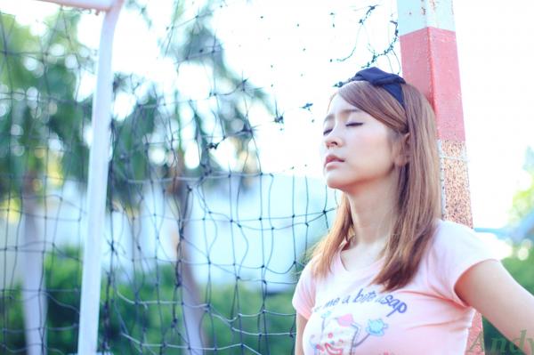    台湾正妹郭燕陵圈圈《校园时光》清新户外写真，邻家甜美气质少女，治愈系纯美校园风美图分享第7张图片