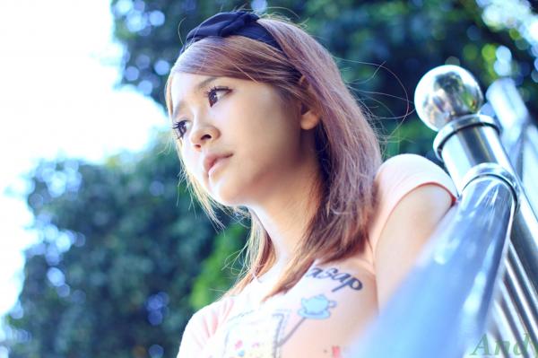    台湾正妹郭燕陵圈圈《校园时光》清新户外写真，邻家甜美气质少女，治愈系纯美校园风美图分享第26张图片