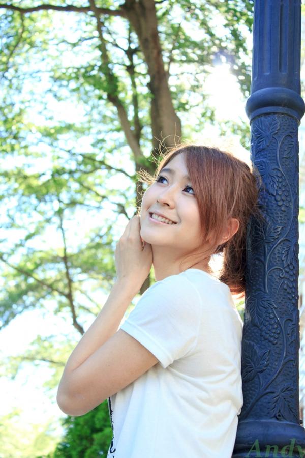    台湾正妹郭燕陵圈圈《校园时光》清新户外写真，邻家甜美气质少女，治愈系纯美校园风美图分享第37张图片