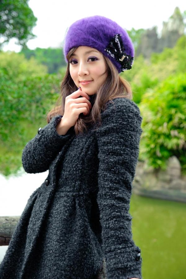    台湾正妹Mikako果子MM双溪公园清新私房写照，冬日针织衫演绎邻家女孩自然纯美魅力第6张图片