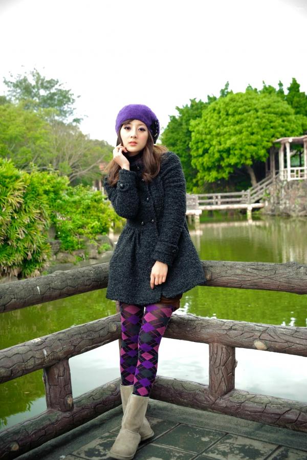    台湾正妹Mikako果子MM双溪公园清新私房写照，冬日针织衫演绎邻家女孩自然纯美魅力第7张图片