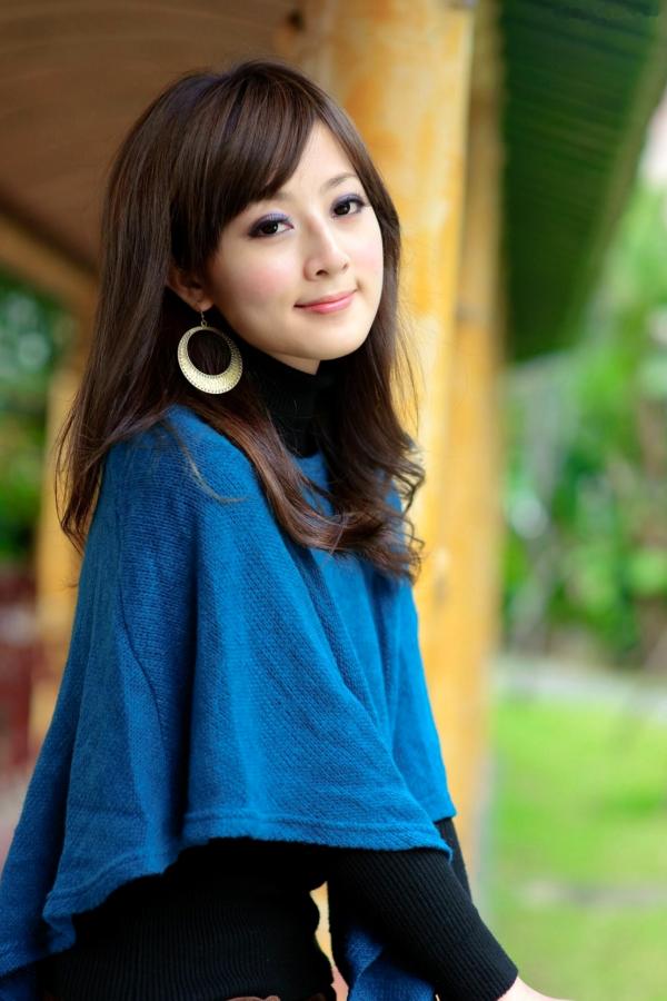    台湾正妹Mikako果子MM双溪公园清新私房写照，冬日针织衫演绎邻家女孩自然纯美魅力第17张图片