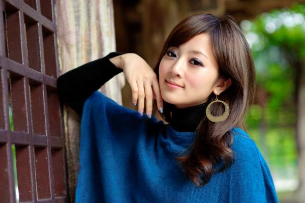    台湾正妹Mikako果子MM双溪公园清新私房写照，冬日针织衫演绎邻家女孩自然纯美魅力第23张图片