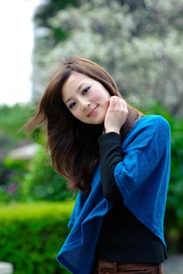    台湾正妹Mikako果子MM双溪公园清新私房写照，冬日针织衫演绎邻家女孩自然纯美魅力第29张图片