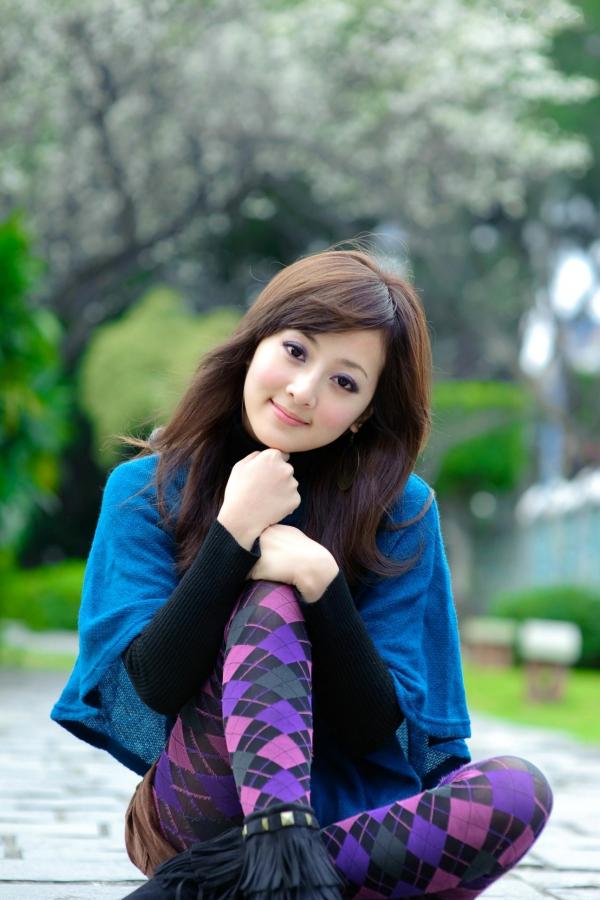    台湾正妹Mikako果子MM双溪公园清新私房写照，冬日针织衫演绎邻家女孩自然纯美魅力第30张图片