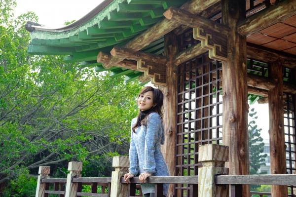    台湾正妹Mikako果子MM双溪公园清新私房写照，冬日针织衫演绎邻家女孩自然纯美魅力第43张图片