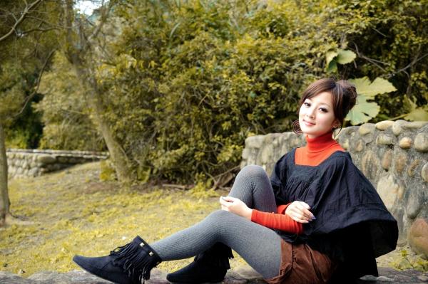    台湾正妹Mikako果子MM双溪公园清新私房写照，冬日针织衫演绎邻家女孩自然纯美魅力第51张图片