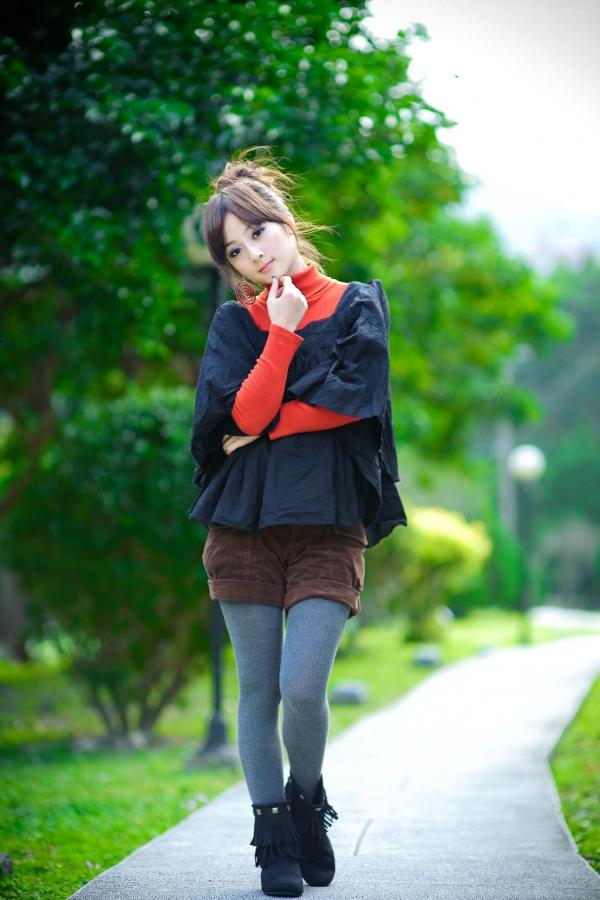    台湾正妹Mikako果子MM双溪公园清新私房写照，冬日针织衫演绎邻家女孩自然纯美魅力第54张图片