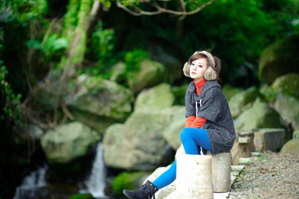    台湾正妹Mikako果子MM双溪公园清新私房写照，冬日针织衫演绎邻家女孩自然纯美魅力第60张图片