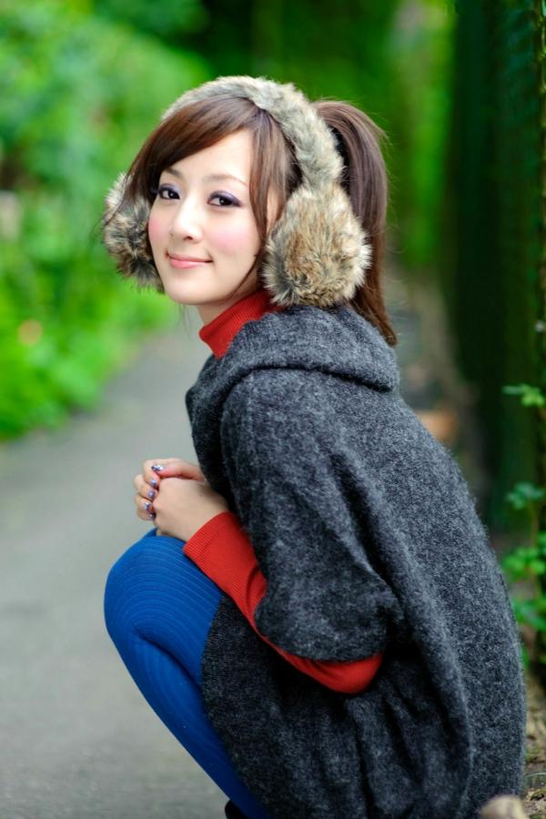    台湾正妹Mikako果子MM双溪公园清新私房写照，冬日针织衫演绎邻家女孩自然纯美魅力第67张图片