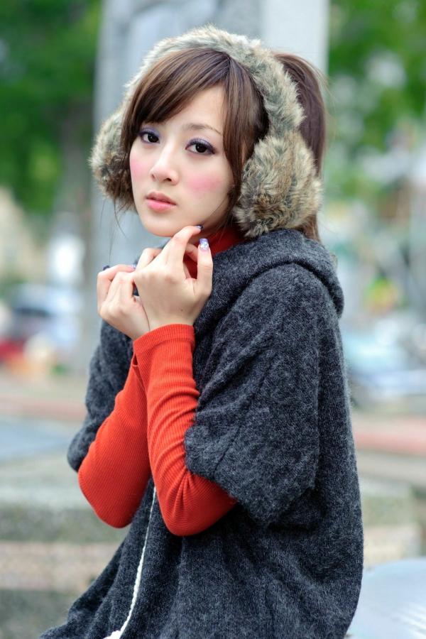    台湾正妹Mikako果子MM双溪公园清新私房写照，冬日针织衫演绎邻家女孩自然纯美魅力第70张图片