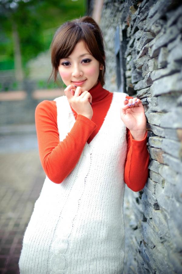    台湾正妹Mikako果子MM双溪公园清新私房写照，冬日针织衫演绎邻家女孩自然纯美魅力第72张图片