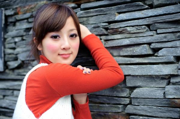    台湾正妹Mikako果子MM双溪公园清新私房写照，冬日针织衫演绎邻家女孩自然纯美魅力第74张图片