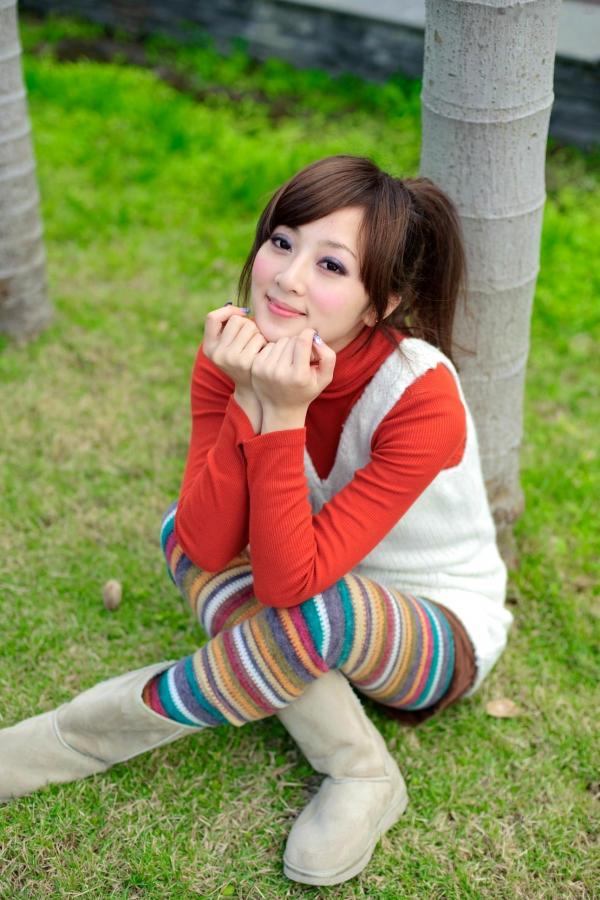    台湾正妹Mikako果子MM双溪公园清新私房写照，冬日针织衫演绎邻家女孩自然纯美魅力第76张图片