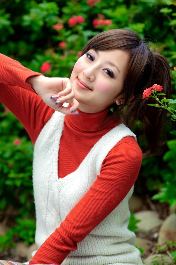    台湾正妹Mikako果子MM双溪公园清新私房写照，冬日针织衫演绎邻家女孩自然纯美魅力第80张图片