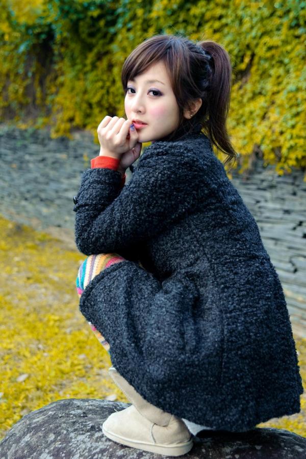    台湾正妹Mikako果子MM双溪公园清新私房写照，冬日针织衫演绎邻家女孩自然纯美魅力第84张图片