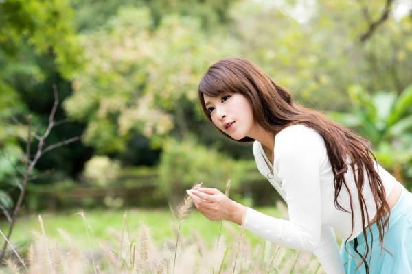    台湾女神MISO《秋之风》户外写真，清新甜美气质自然风情，精致面容演绎秋日治愈系美学第2张图片