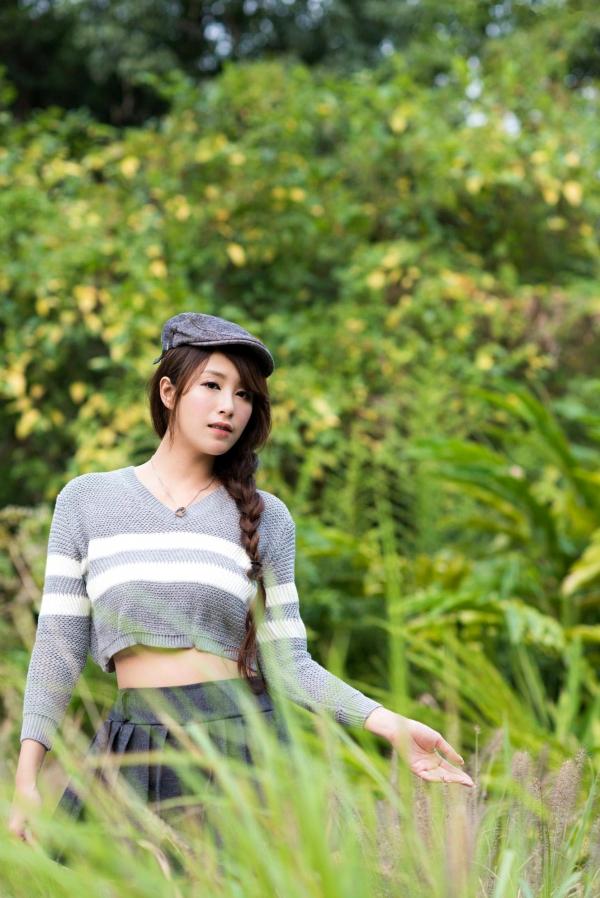   台湾女神MISO《秋之风》户外写真，清新甜美气质自然风情，精致面容演绎秋日治愈系美学第10张图片