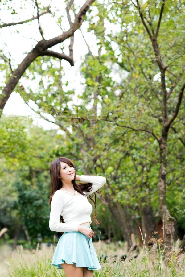    台湾女神MISO《秋之风》户外写真，清新甜美气质自然风情，精致面容演绎秋日治愈系美学第33张图片